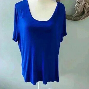 Beautiful blue Balance Collection T-shirt with cutout back Size L